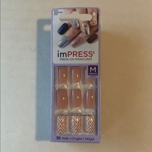 imPRESS Press-On Manicure